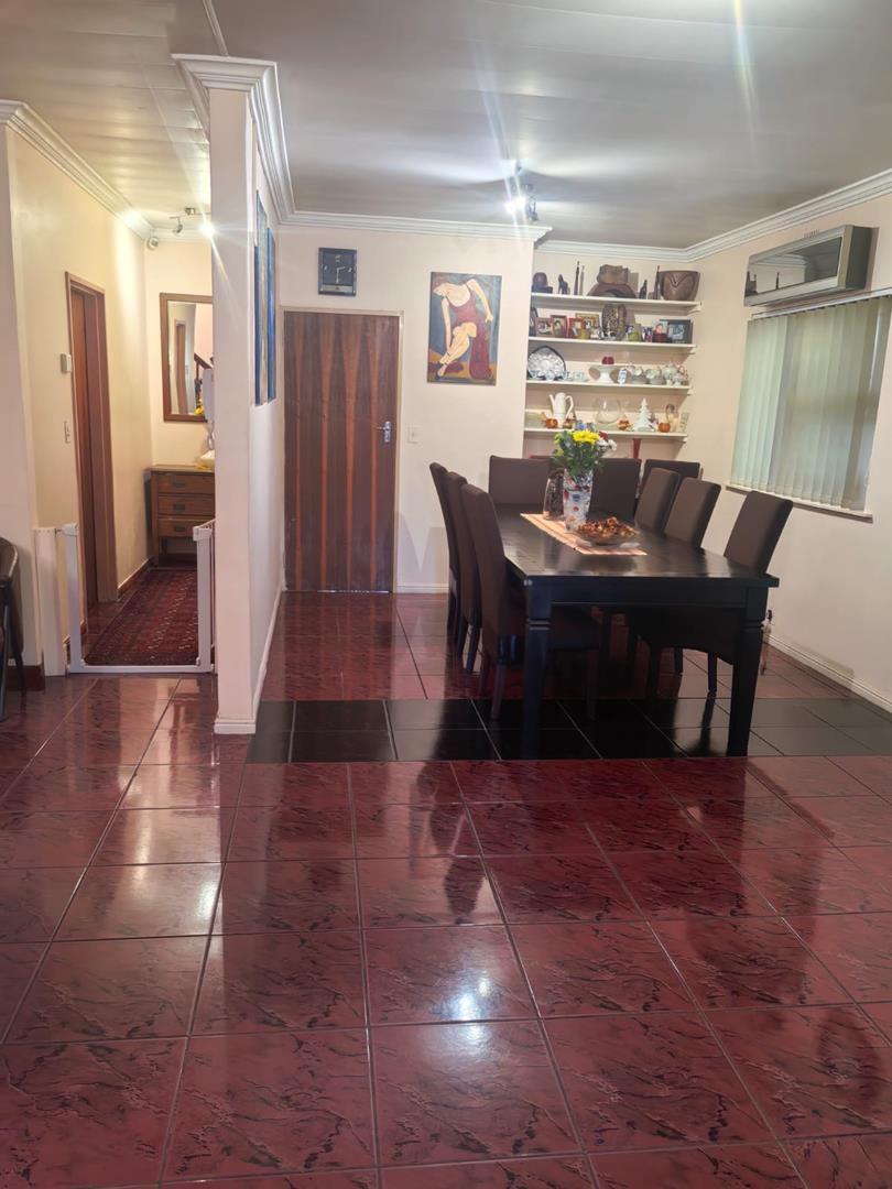 5 Bedroom Property for Sale in Peerless Park North Western Cape